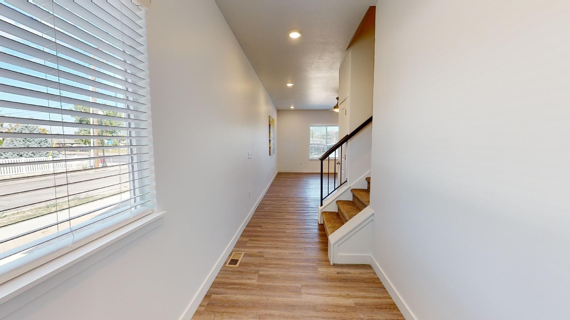Beautiful 4-BED TOWNHOME FOR RENT – photo 2