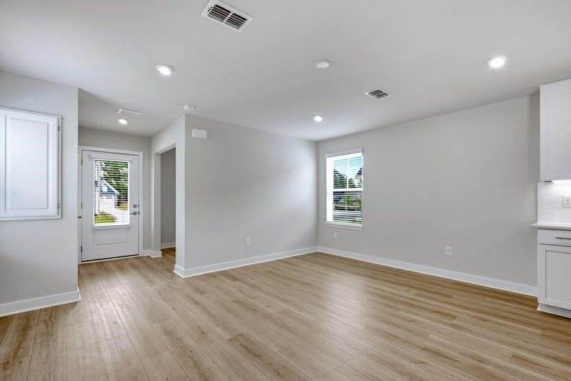 2752 Rowyn St. – photo 4