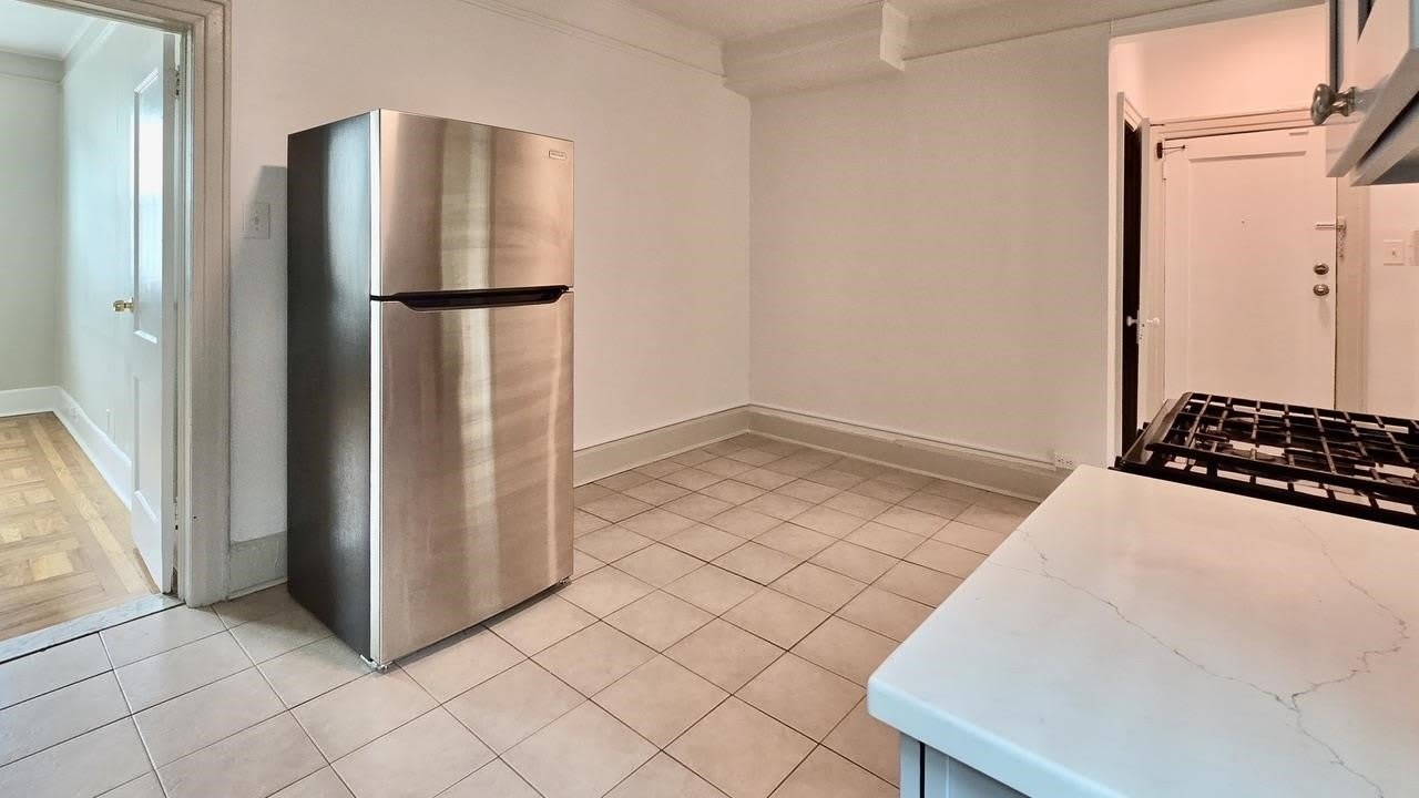 368 BROADWAY – photo 2