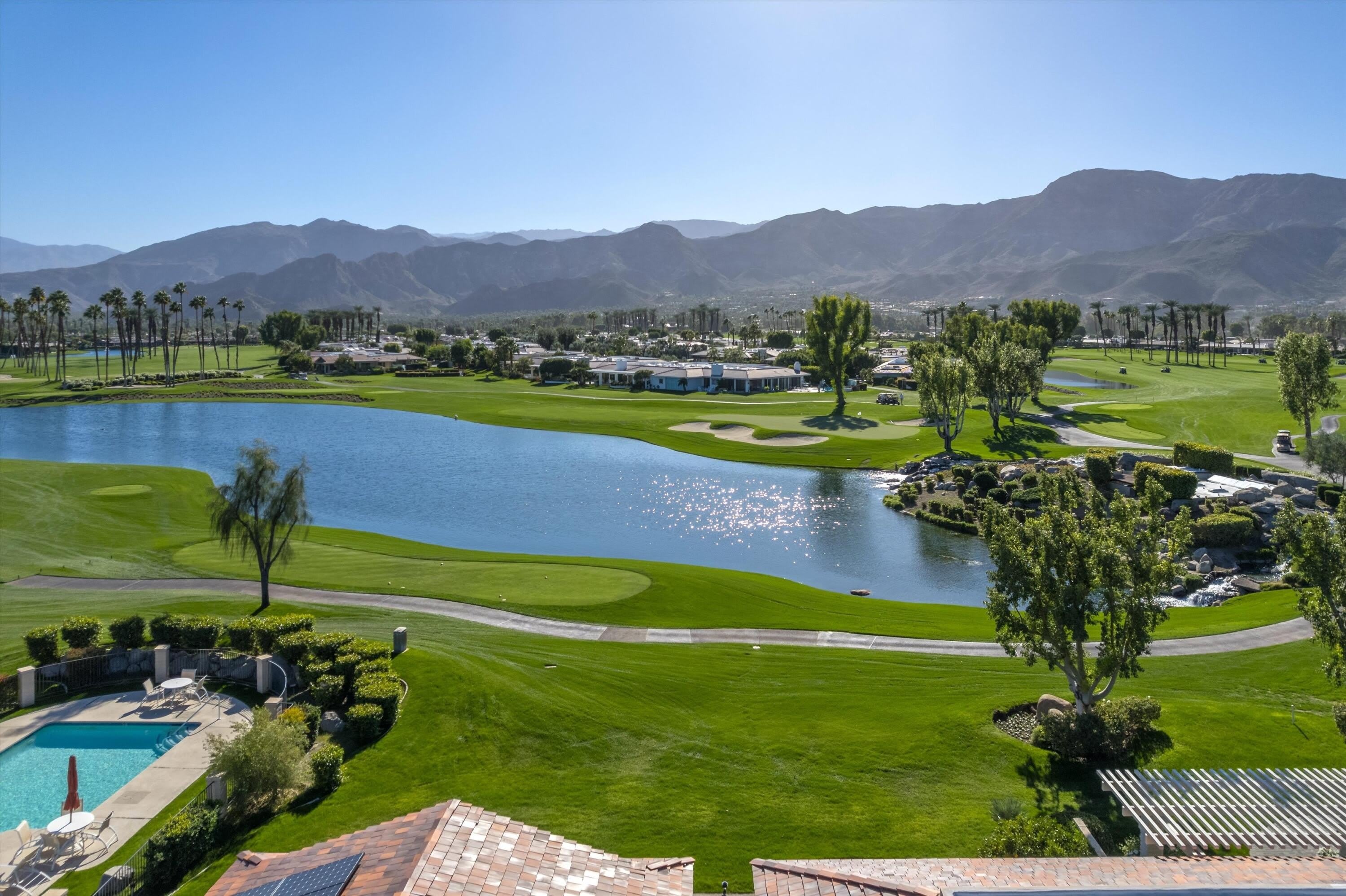1 Mayfair Drive – photo 4