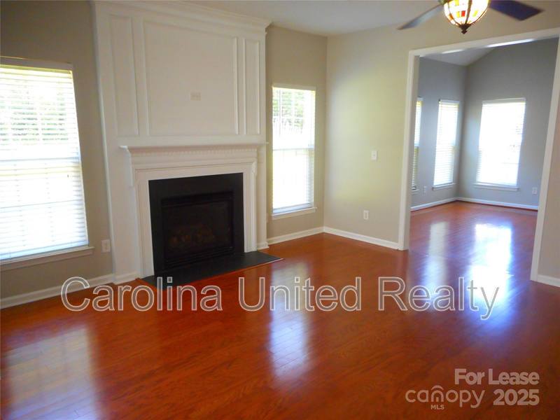 1018 Fountainbrook Dr – photo 4