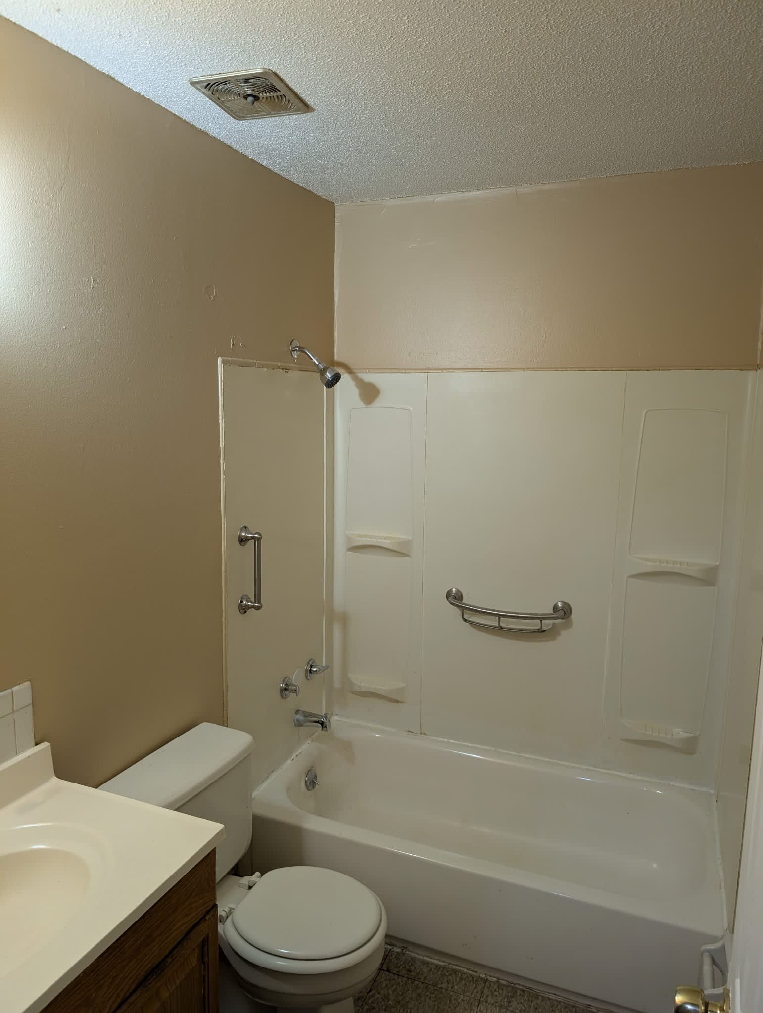 2816 E 10th St – photo 2