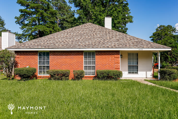2038 Red Oak Drive – photo 1