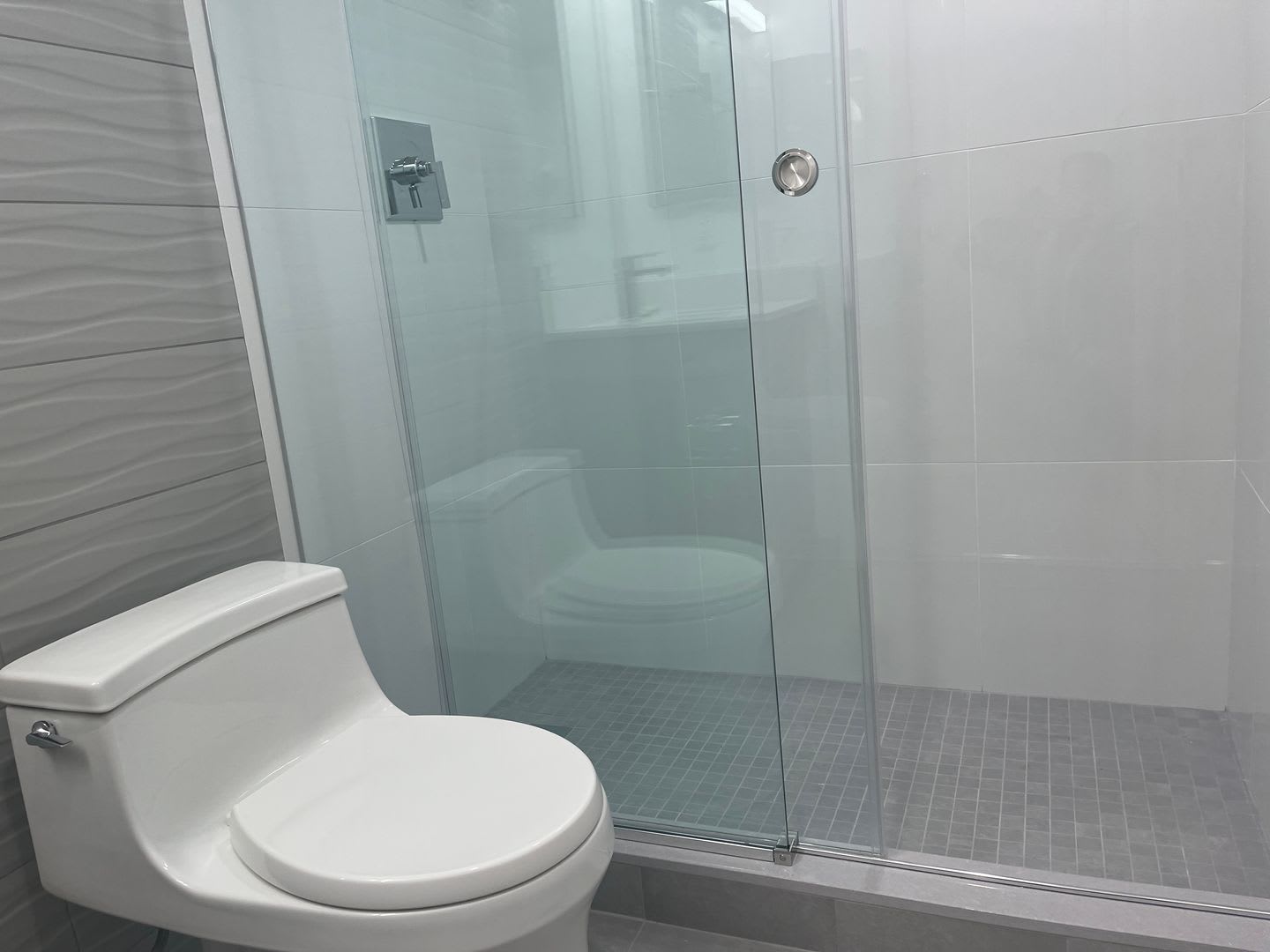 LUXURY 2 BED 2.5 BATH DUPLEX, All New, Laundry in Unit Garage Pool,. NO fee – photo 4