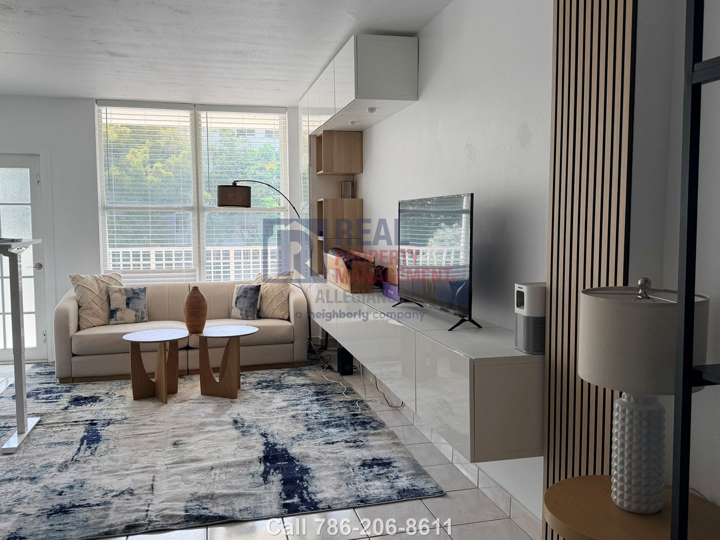 Charming Fully Furnished 1-Bedroom Miami Beach Condo – photo 1