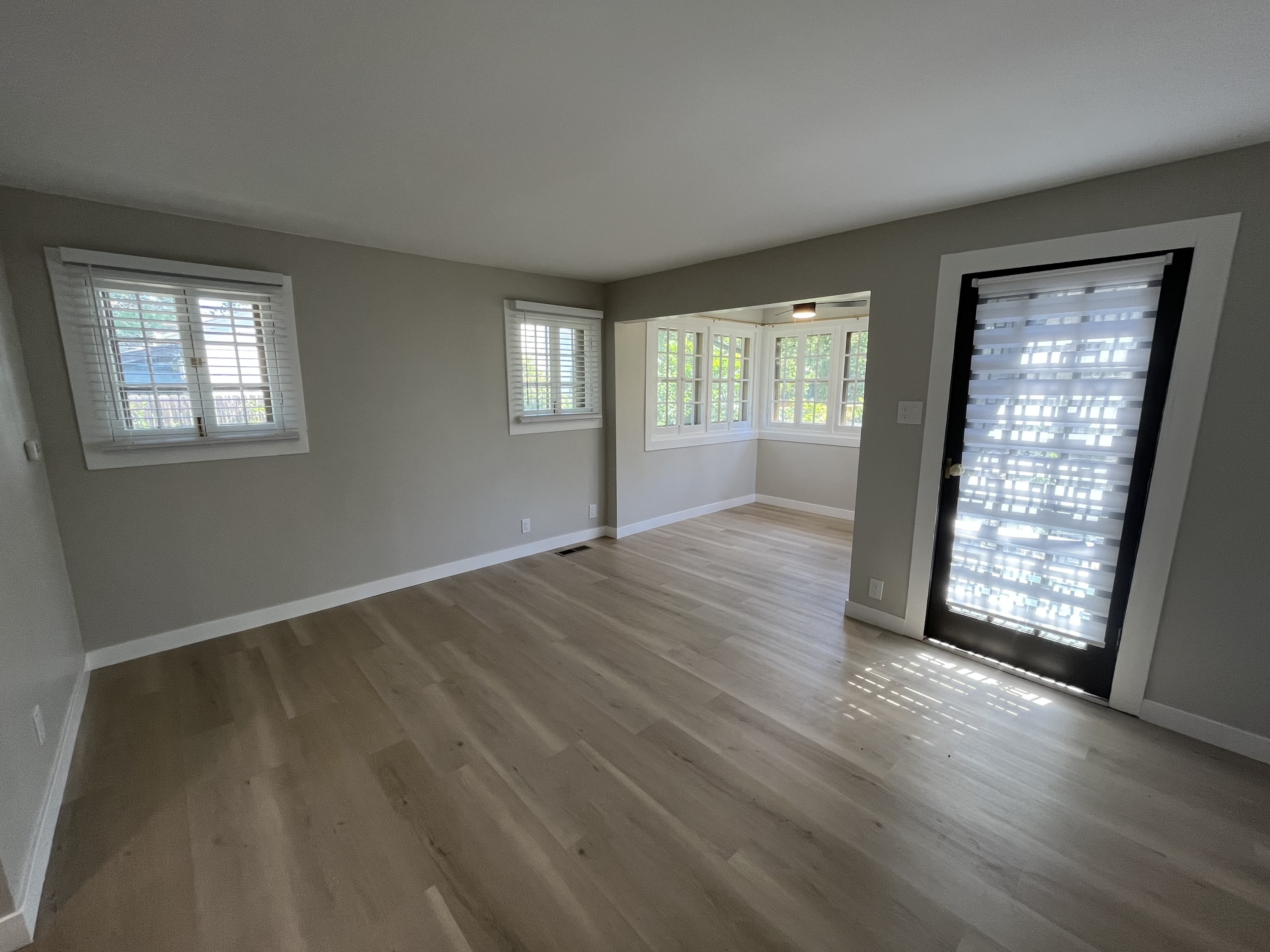 1649 ROSLYN ST – photo 4