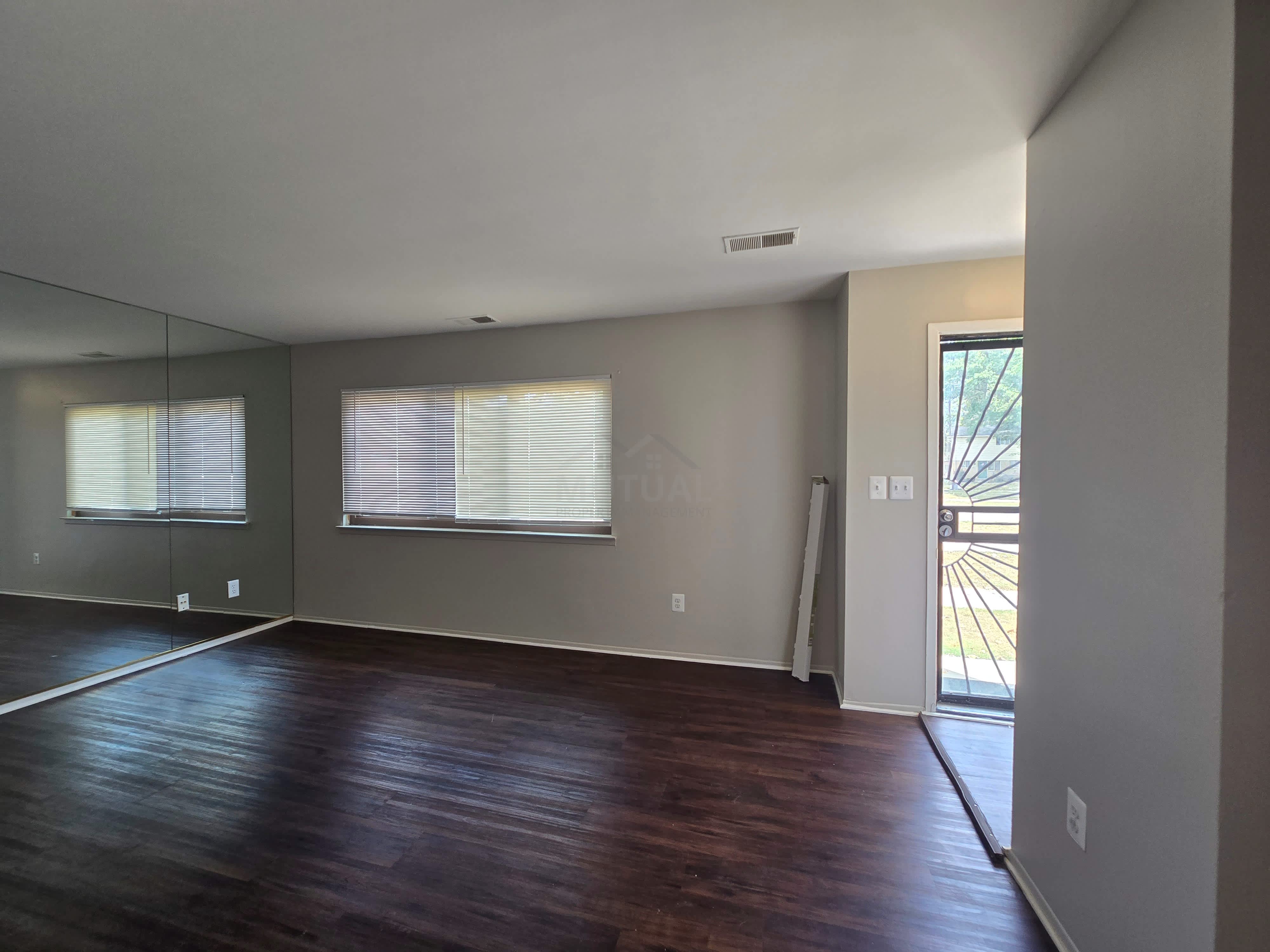 23568 Lahser Rd – photo 3