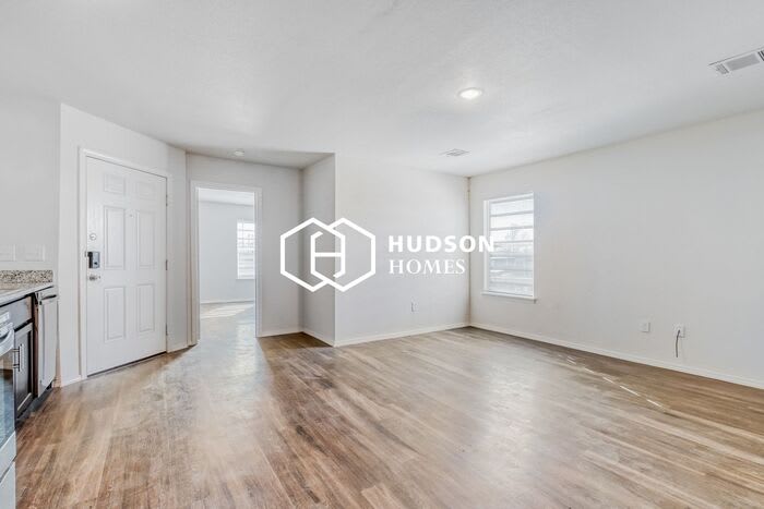 1326 Northwest 10th Avenue – photo 5