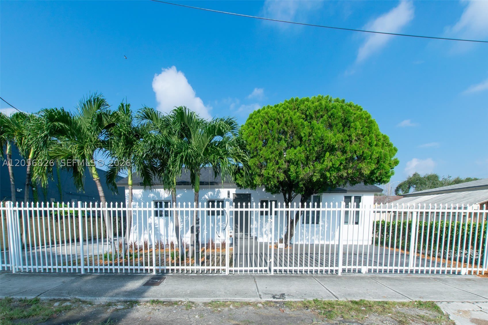 2324 NW 14th Ave – photo 3