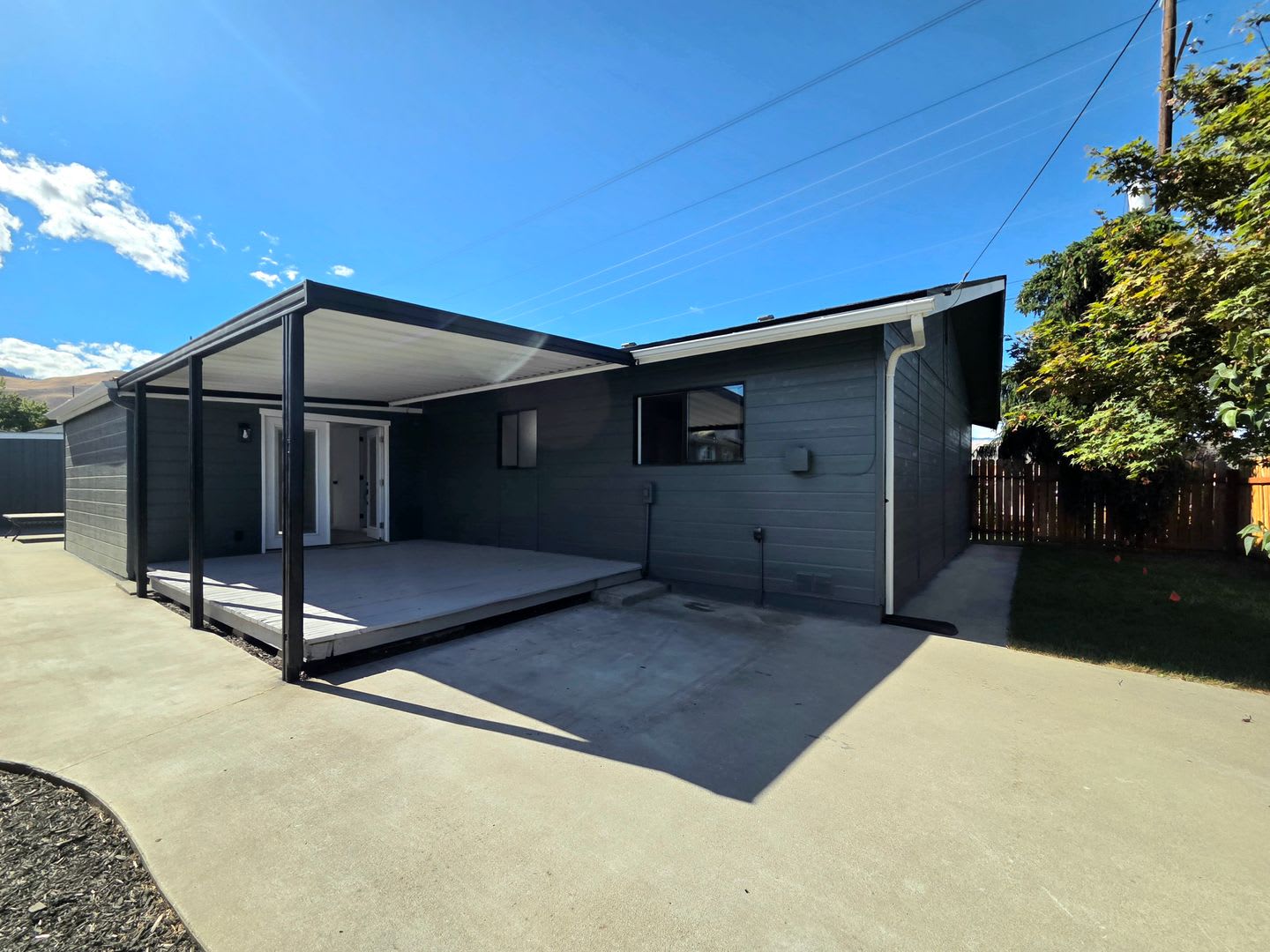 Beautifully Renovated 3 Bed Den 2 Bath Rambler For Rent Landscaping Included W D – photo 3