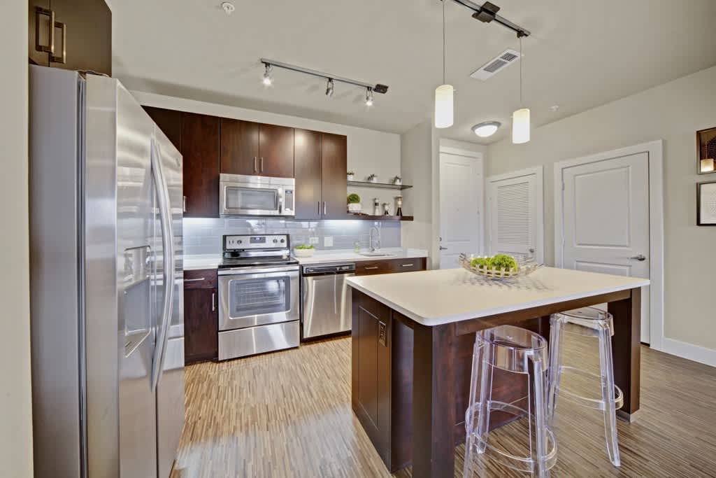 The Metropolitan – photo 1