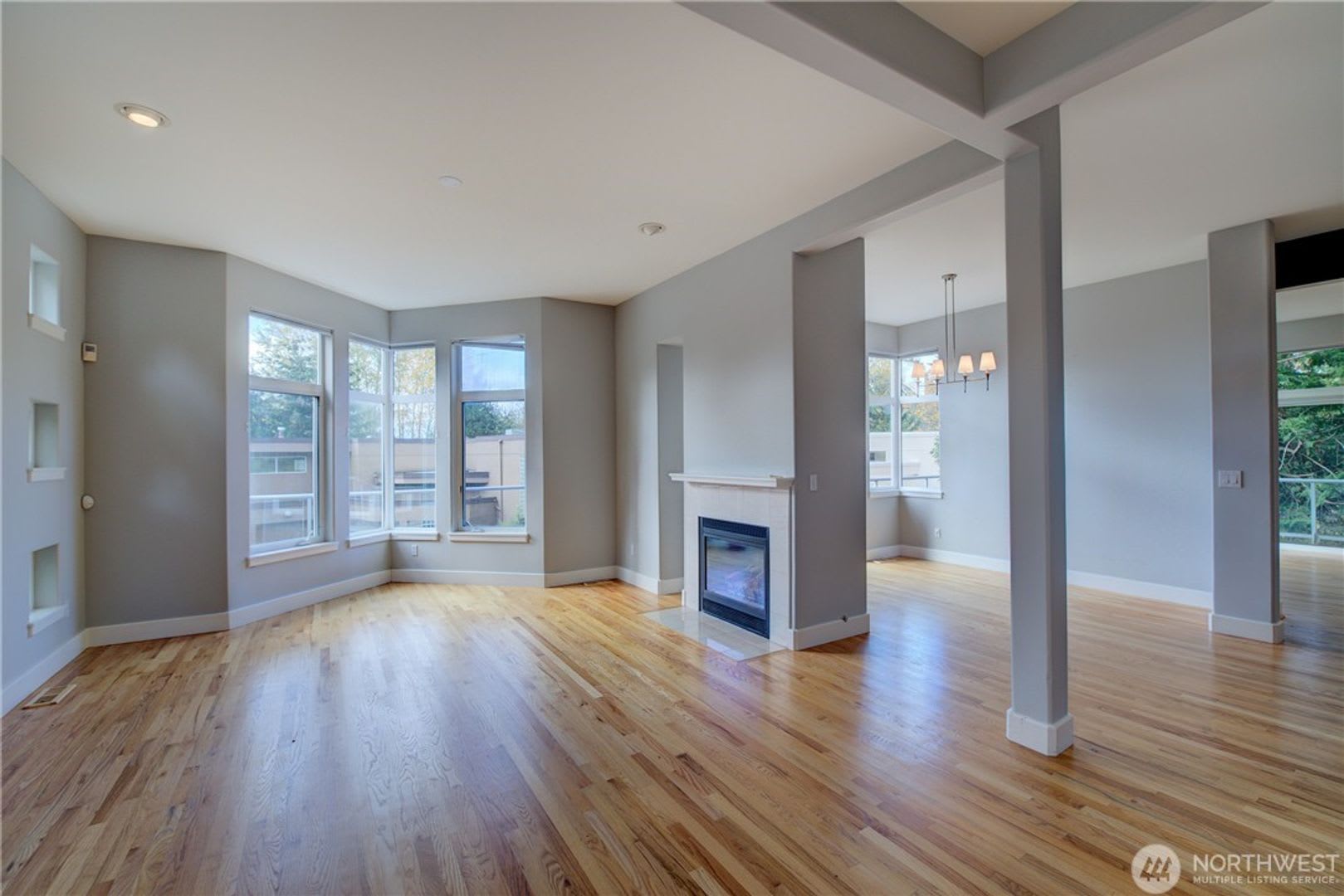 3bd/3.5ba Kirkland Home – photo 3