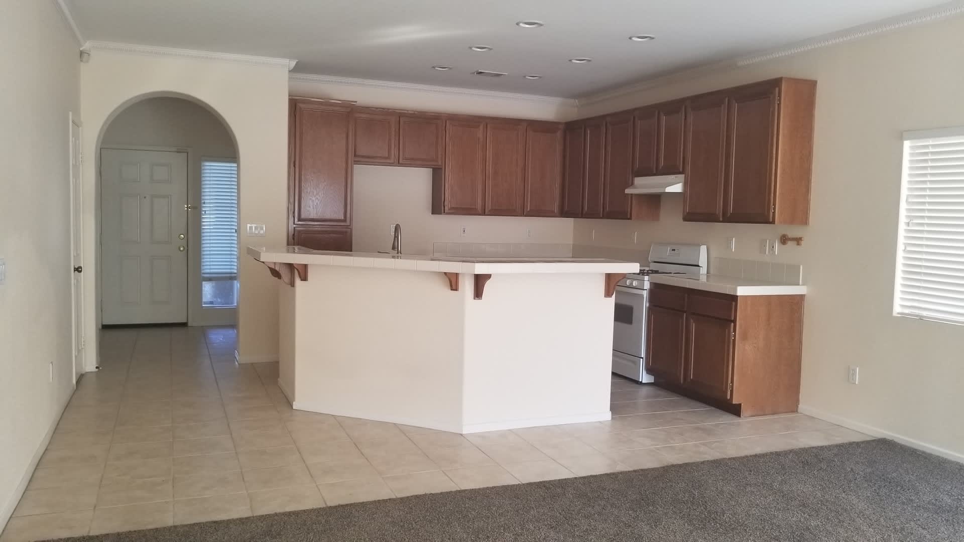 Single Story 3 Bedroom In Paseo Del Sol – photo 3
