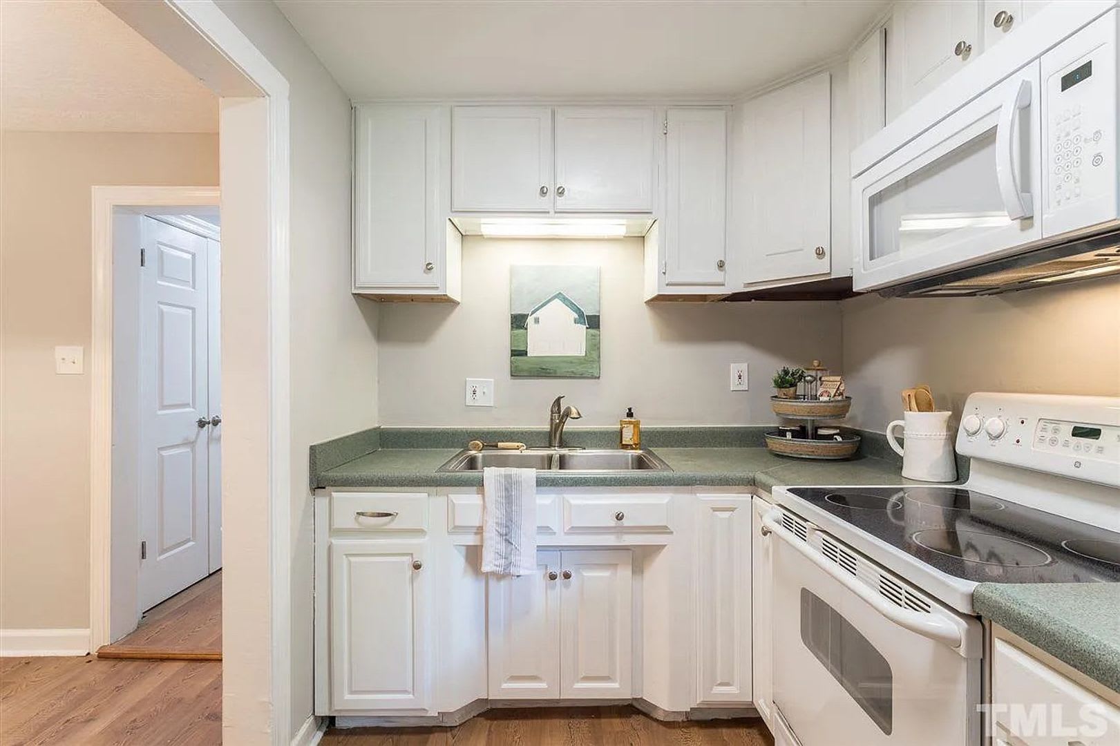 Room In 4 Bedroom Home At Okelly St – photo 5