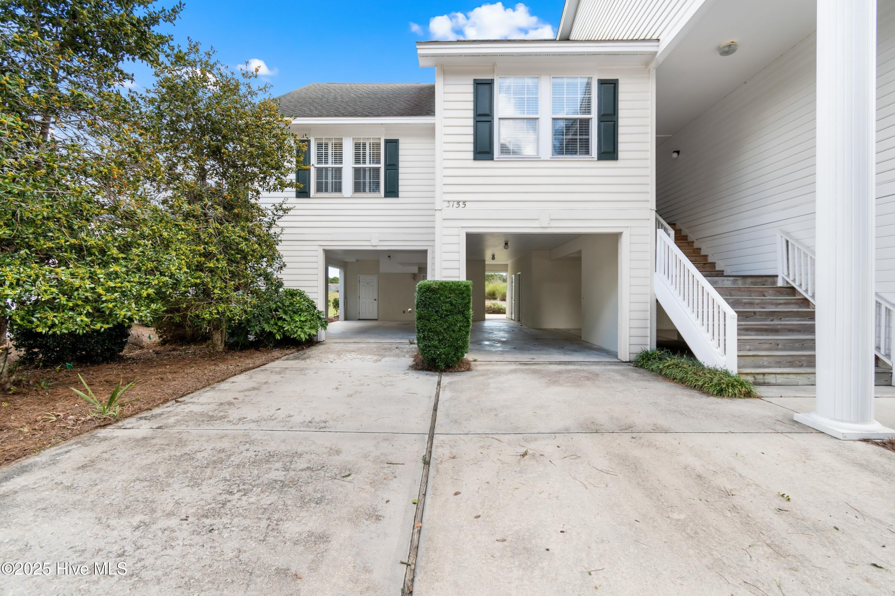 3155 Lakeside Commons Drive SE – photo 2