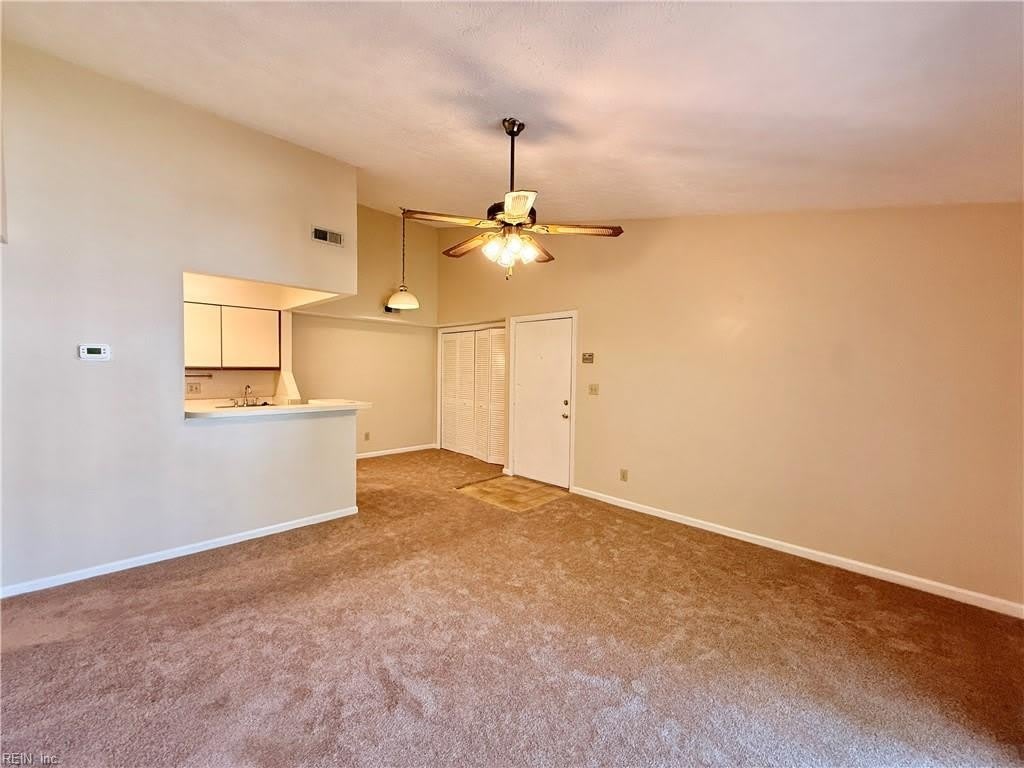 140 Wells CT – photo 3