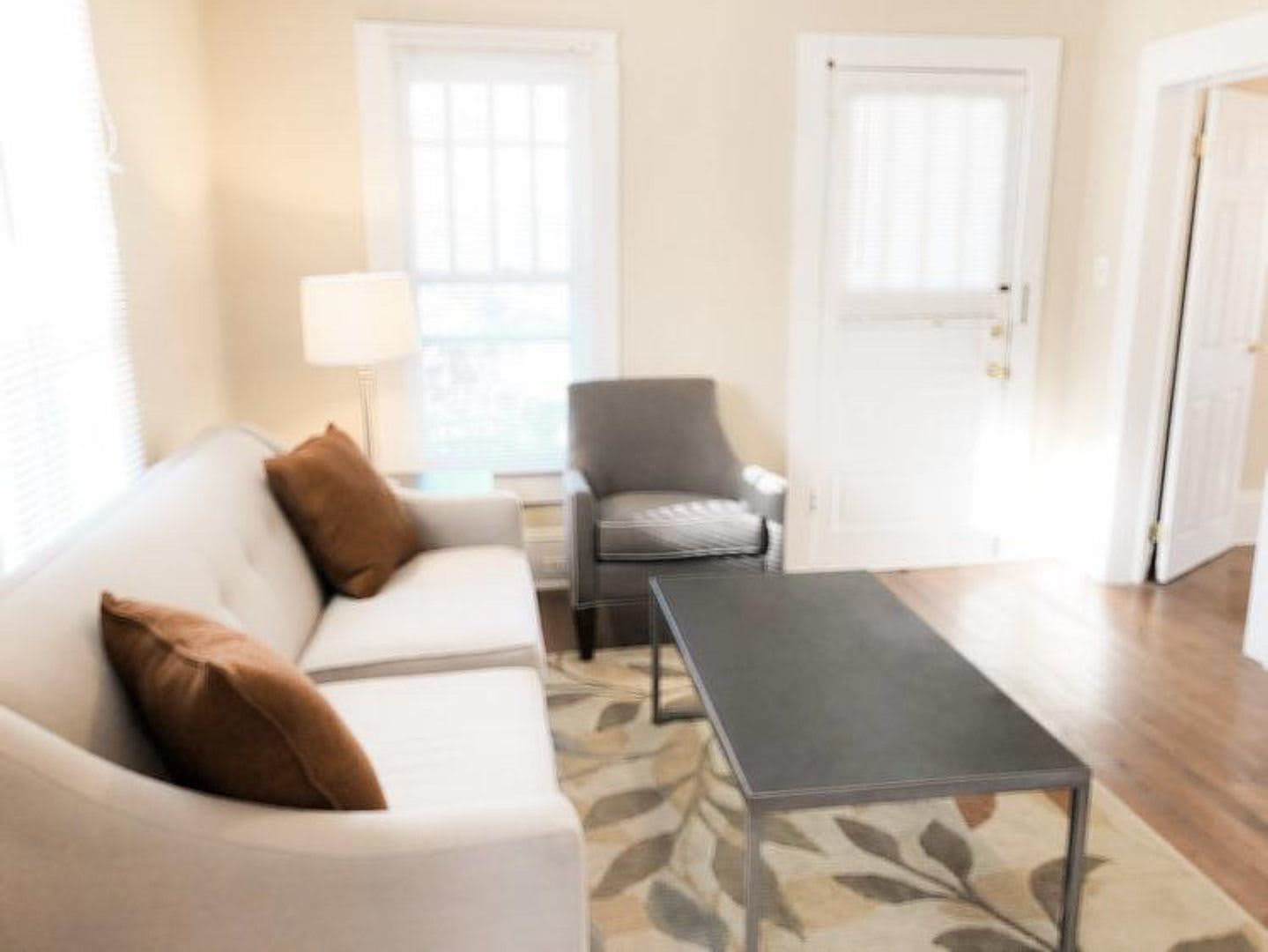 Room In 3 Bedroom Home At Brooks St – photo 3