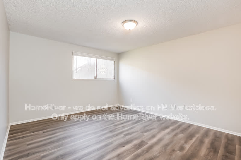 5758 N 42nd Ave – photo 3