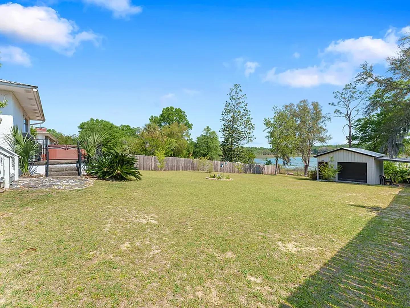 3 Bedroom 2 Bath Lakefront Home – photo 5