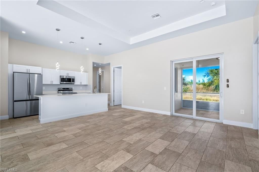 2708 20th St W – photo 2