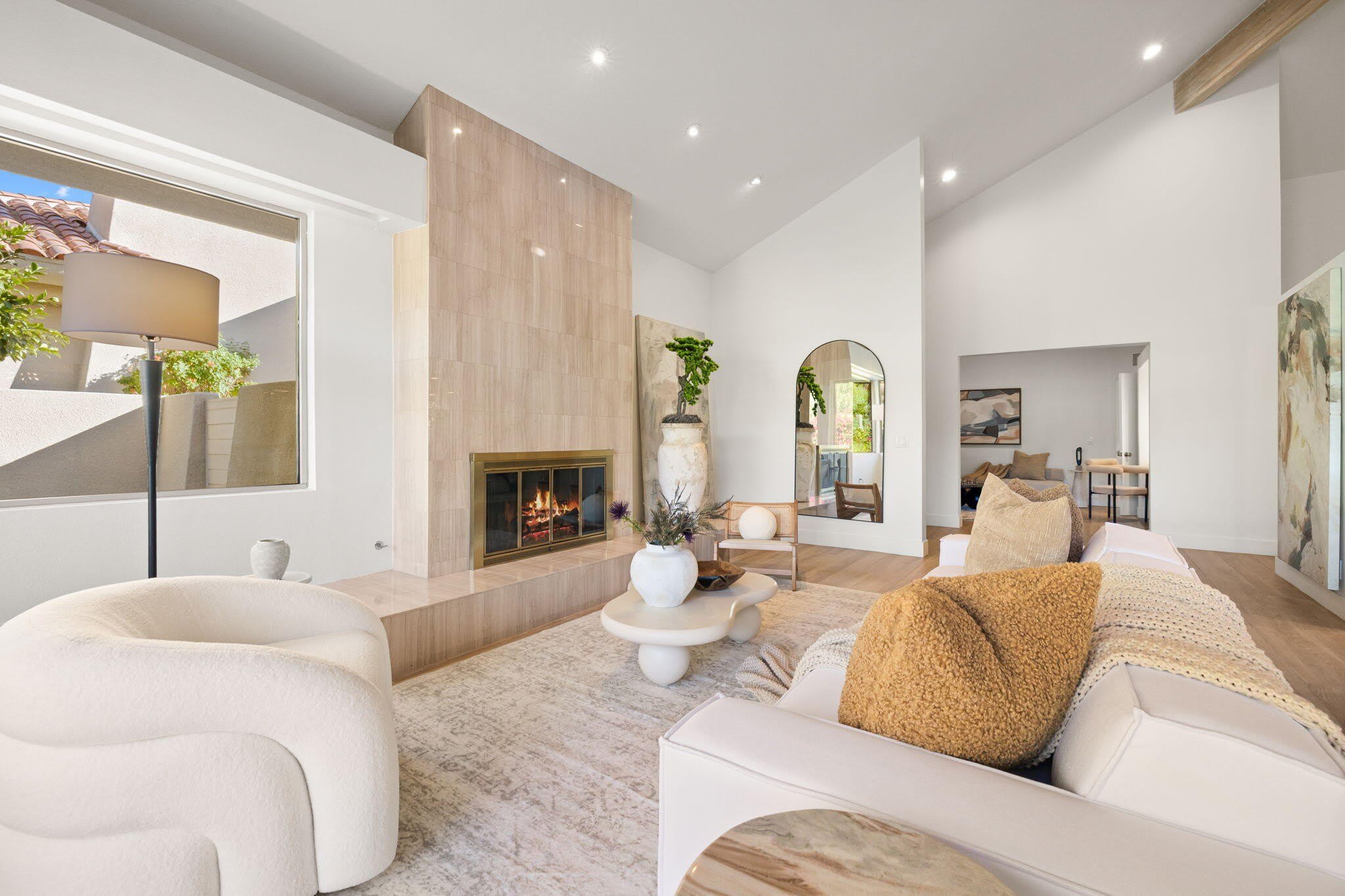 47 N Kavenish Drive – photo 3