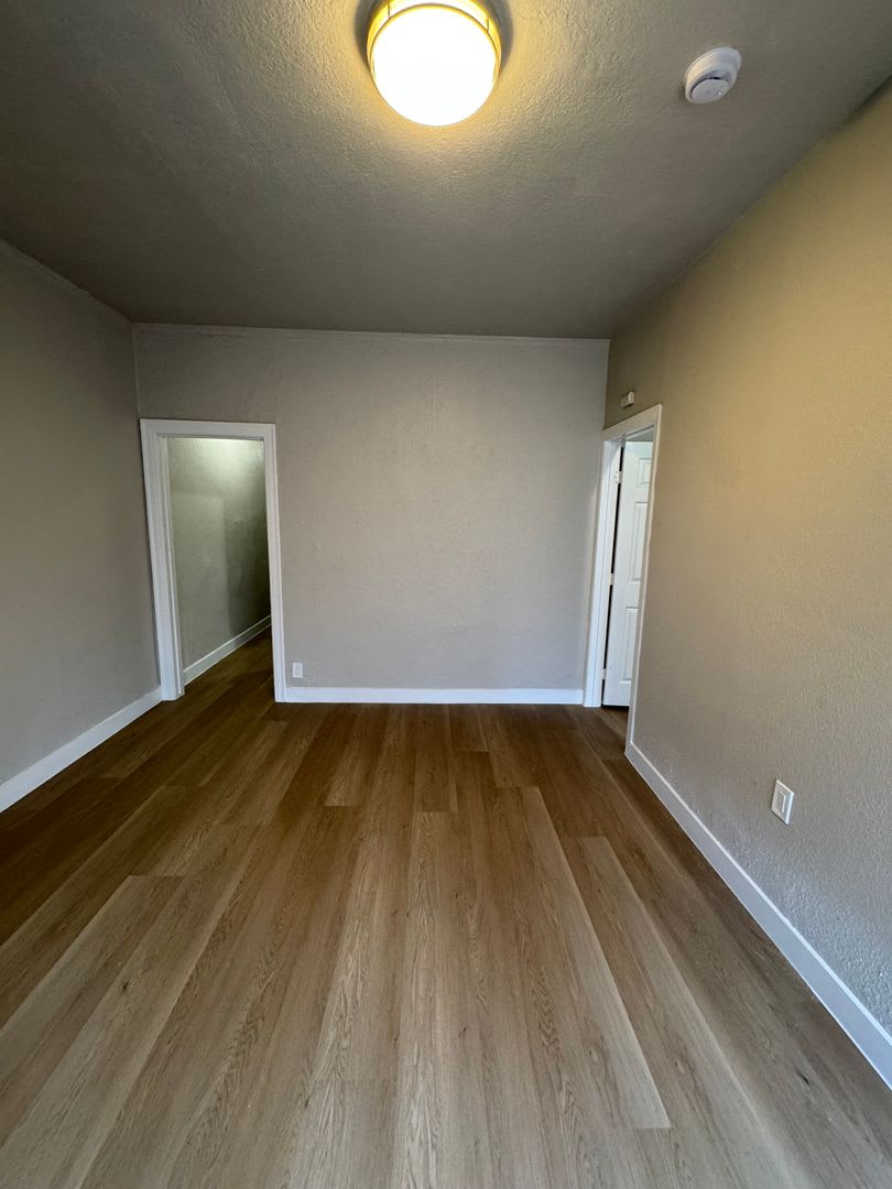 811 W 43Rd St – photo 4