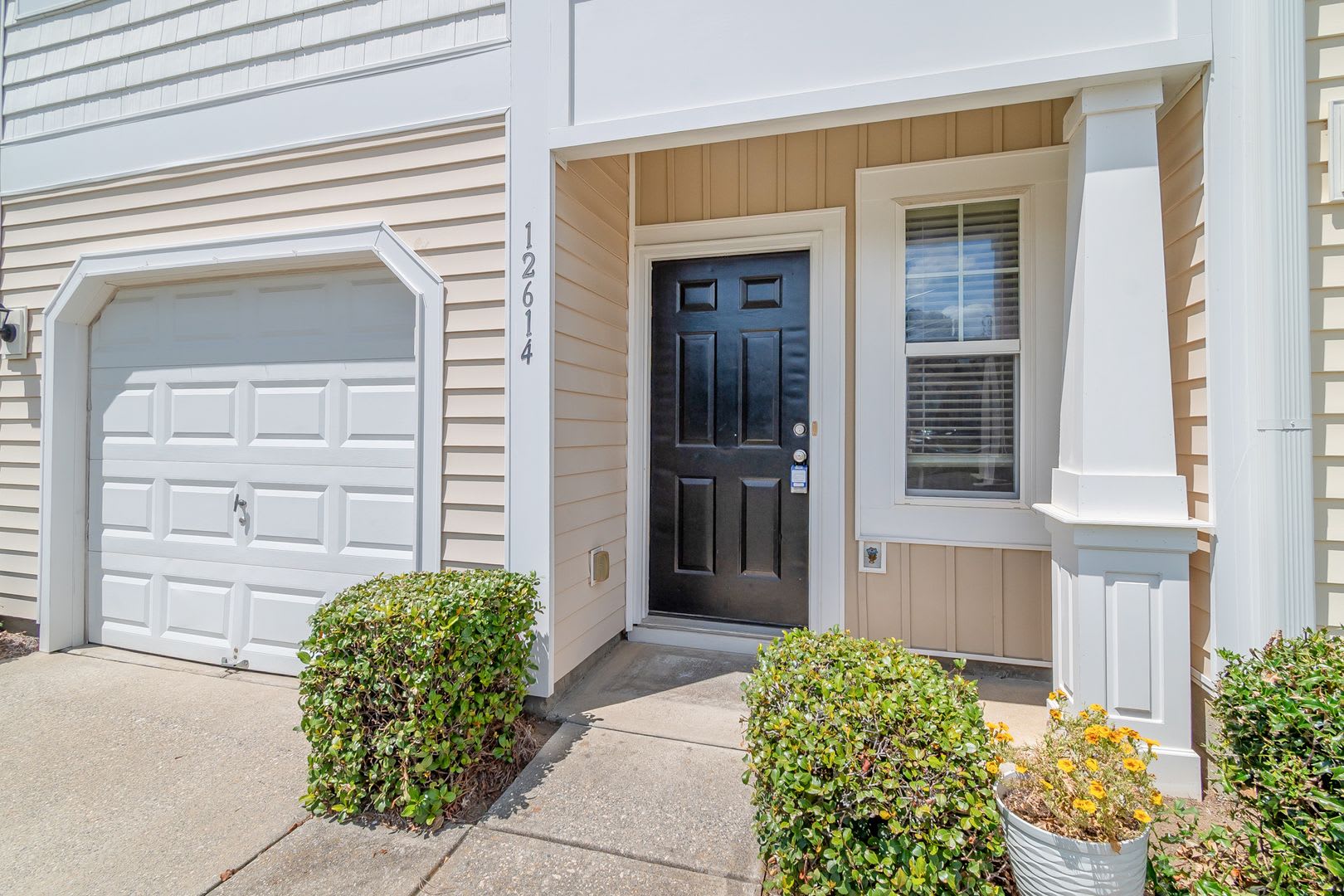Stylish Townhome in Steele Creek Location – photo 5