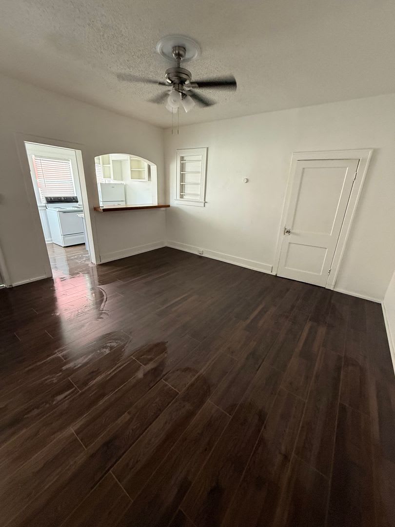 1 Bedroom / 1 Bath Apartment * HALF OFF 1ST MONTH'S RENT WITH 13 MONTH LEASE * – photo 3