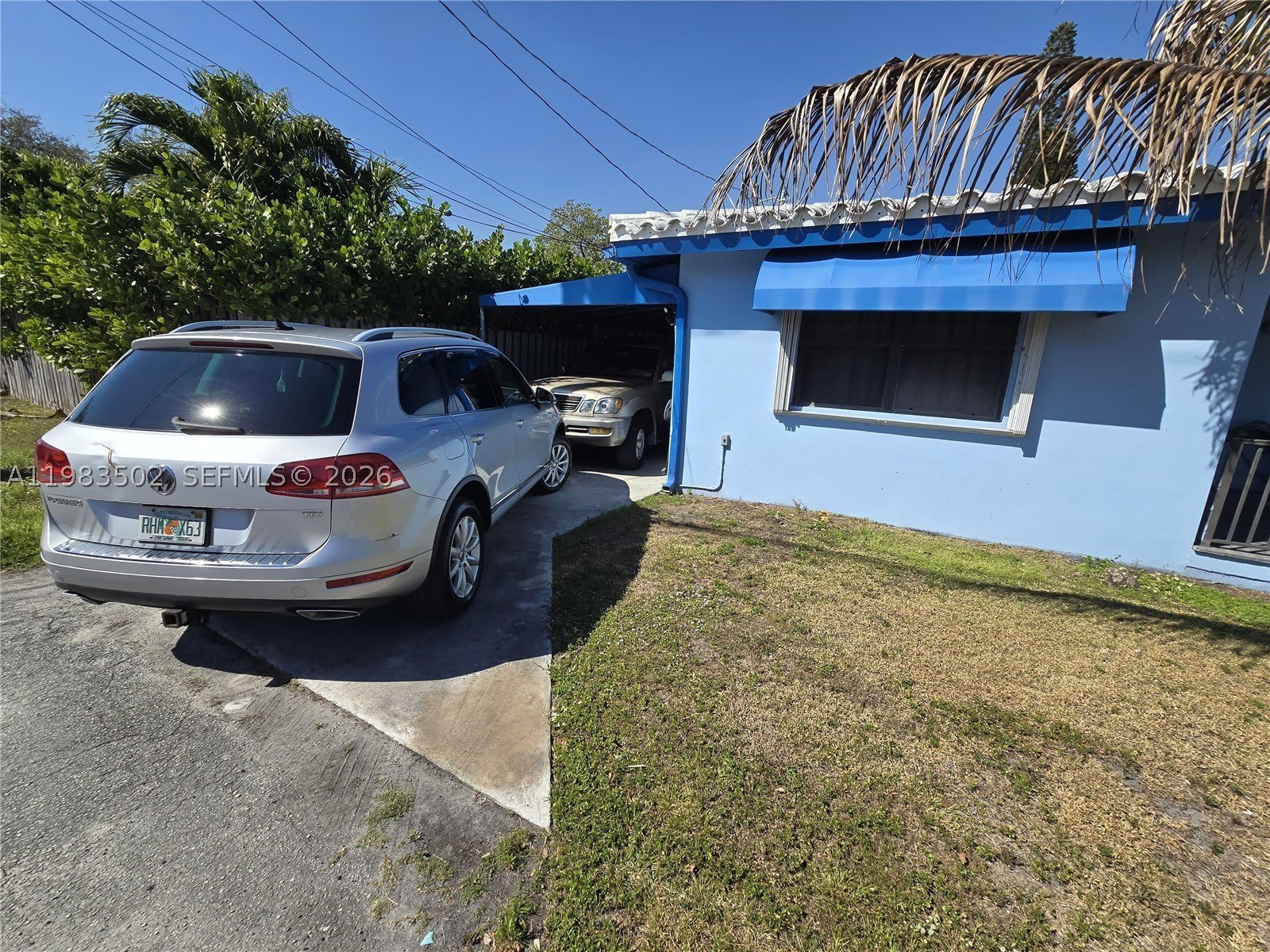 704 SW 2nd Ave – photo 1