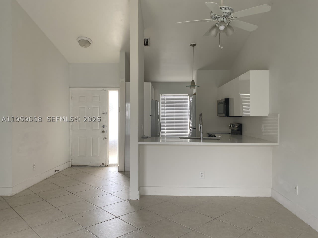219 SE 8th St – photo 5
