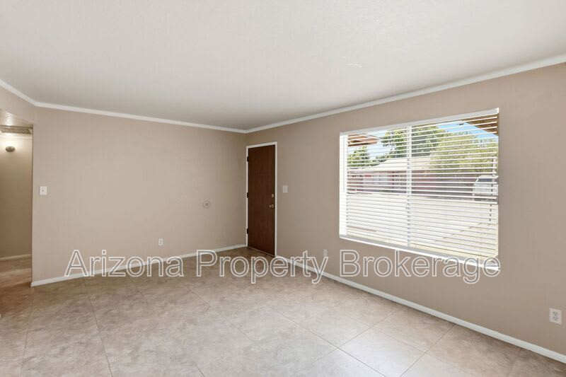 1625 N. Date – photo 4