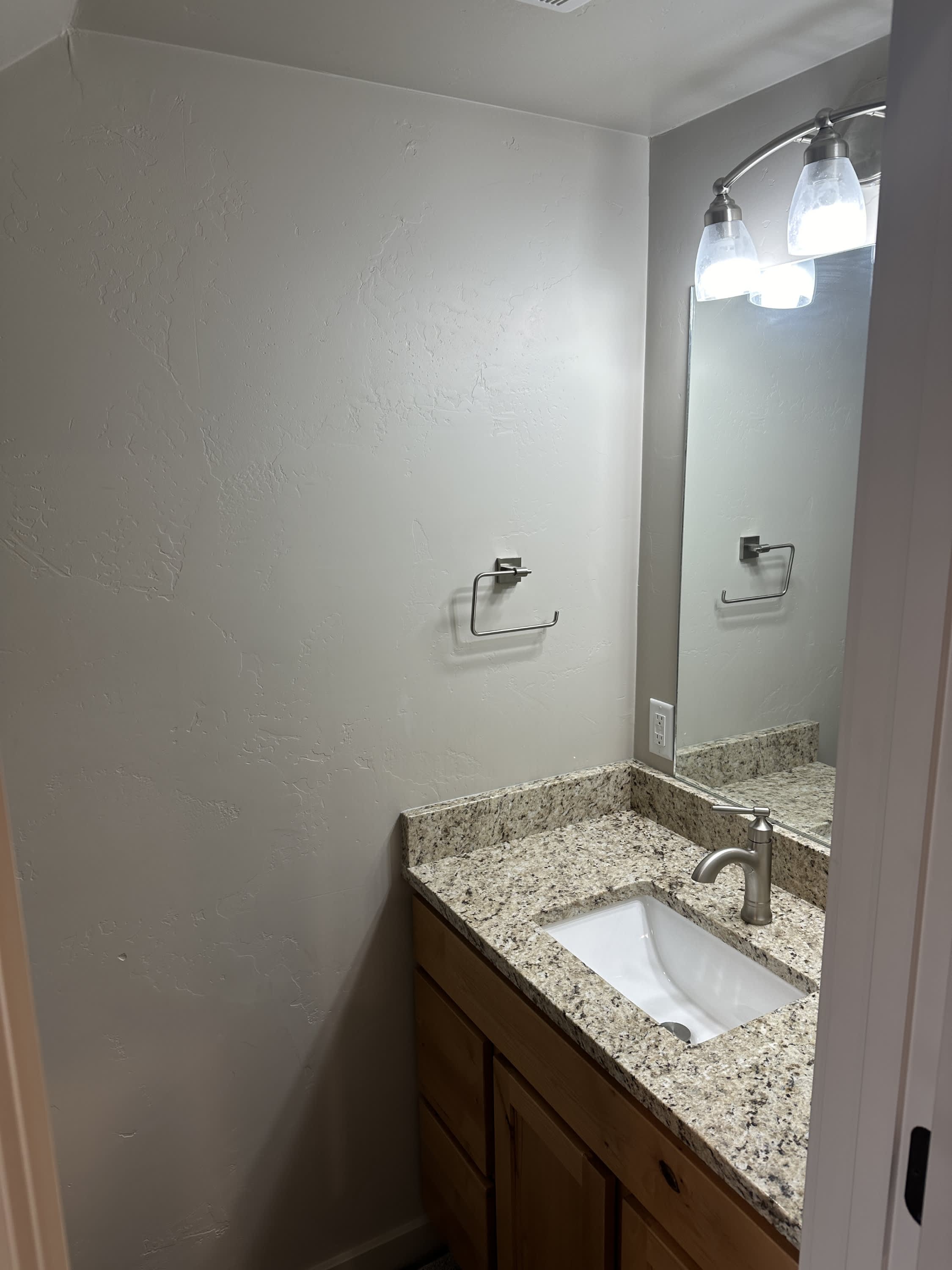 157 East 300 South – photo 3