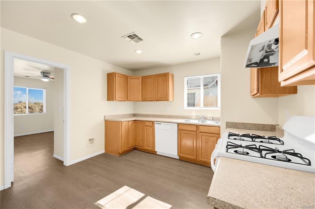 6673 Split Rock Avenue B – photo 5