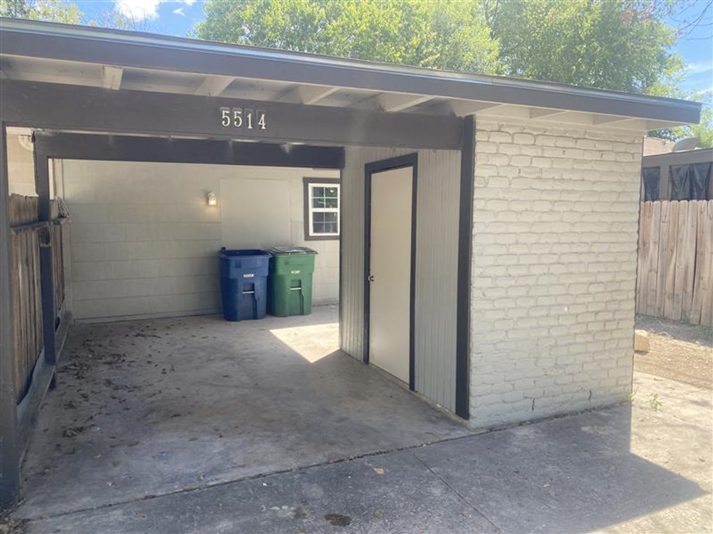3 1 Townhouse With Covered Parking – photo 3