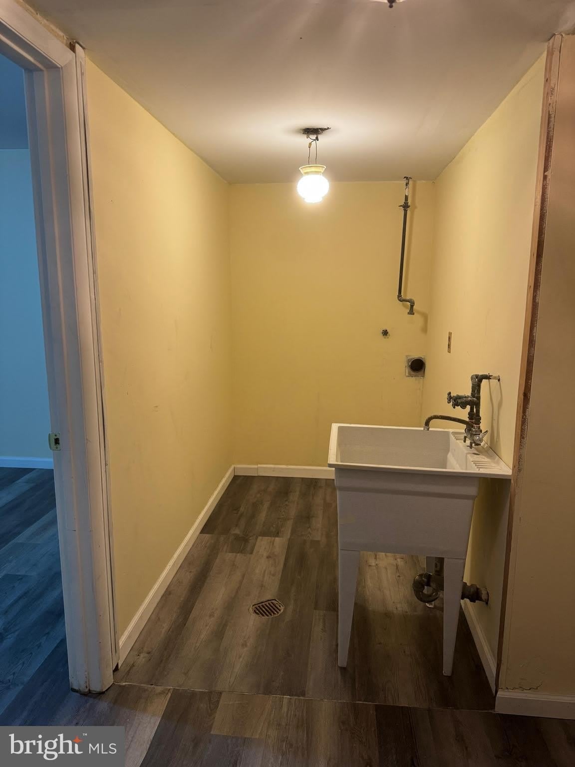 8806 BRAESIDE Drive – photo 2