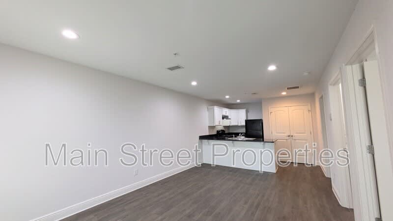 313 North Navy Boulevard – photo 3
