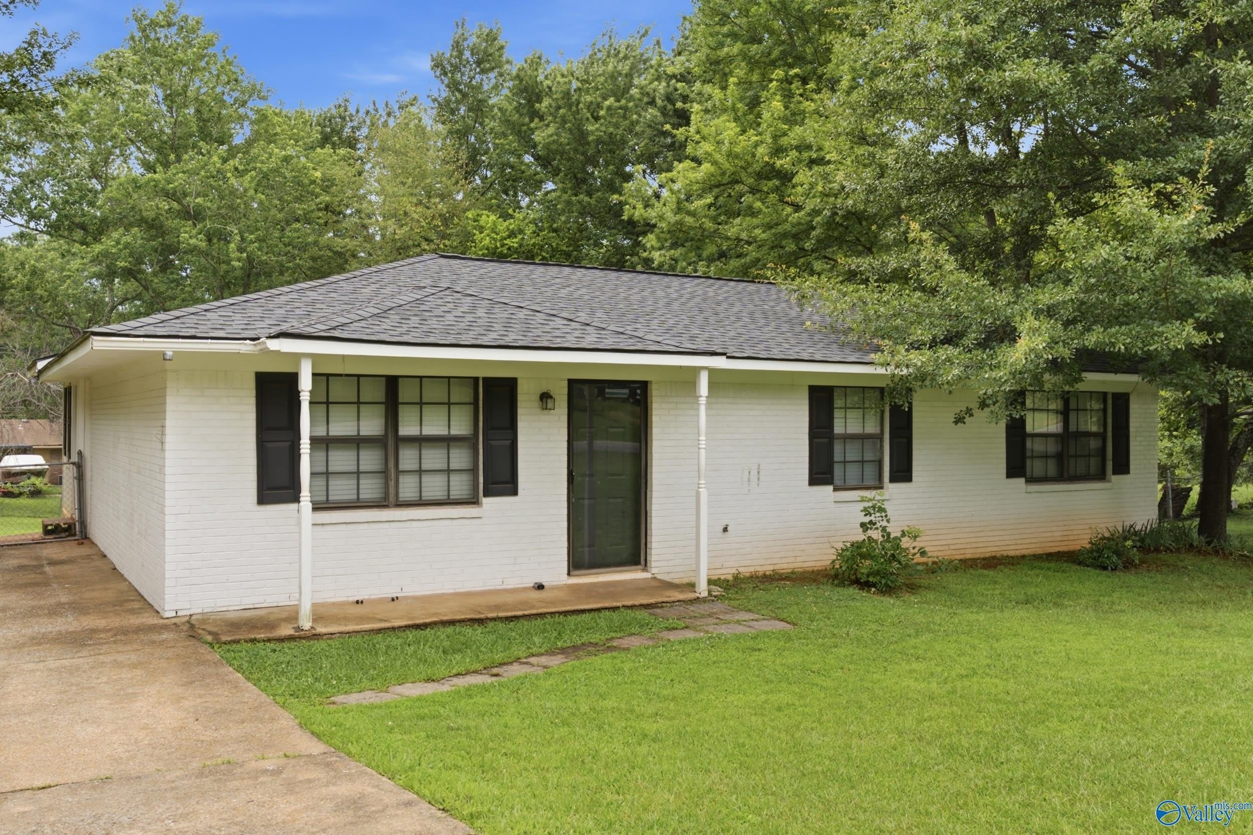 102 Greenwood Circle – photo 2