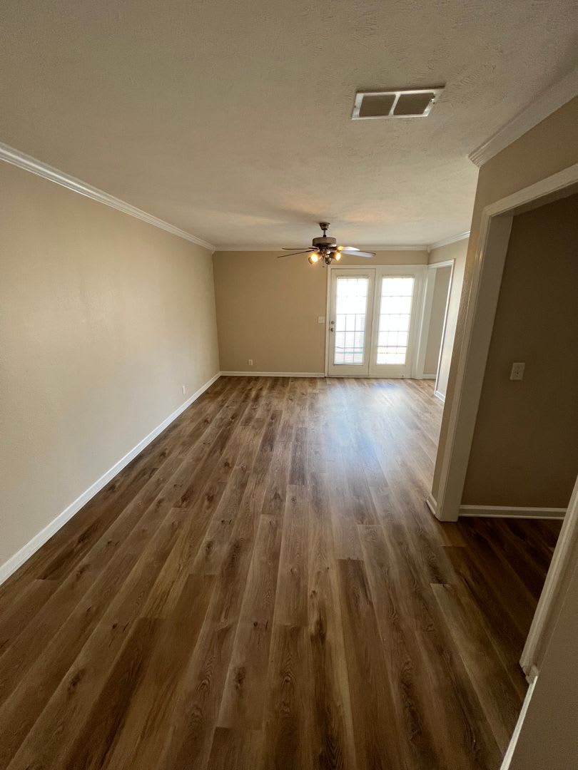 Beautifully Renovated Townhouse In The Blackman Area – photo 4