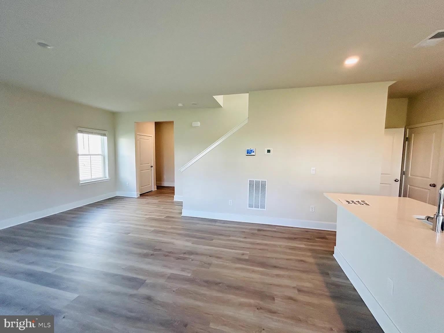 128 WAPPINGER Terrace – photo 4