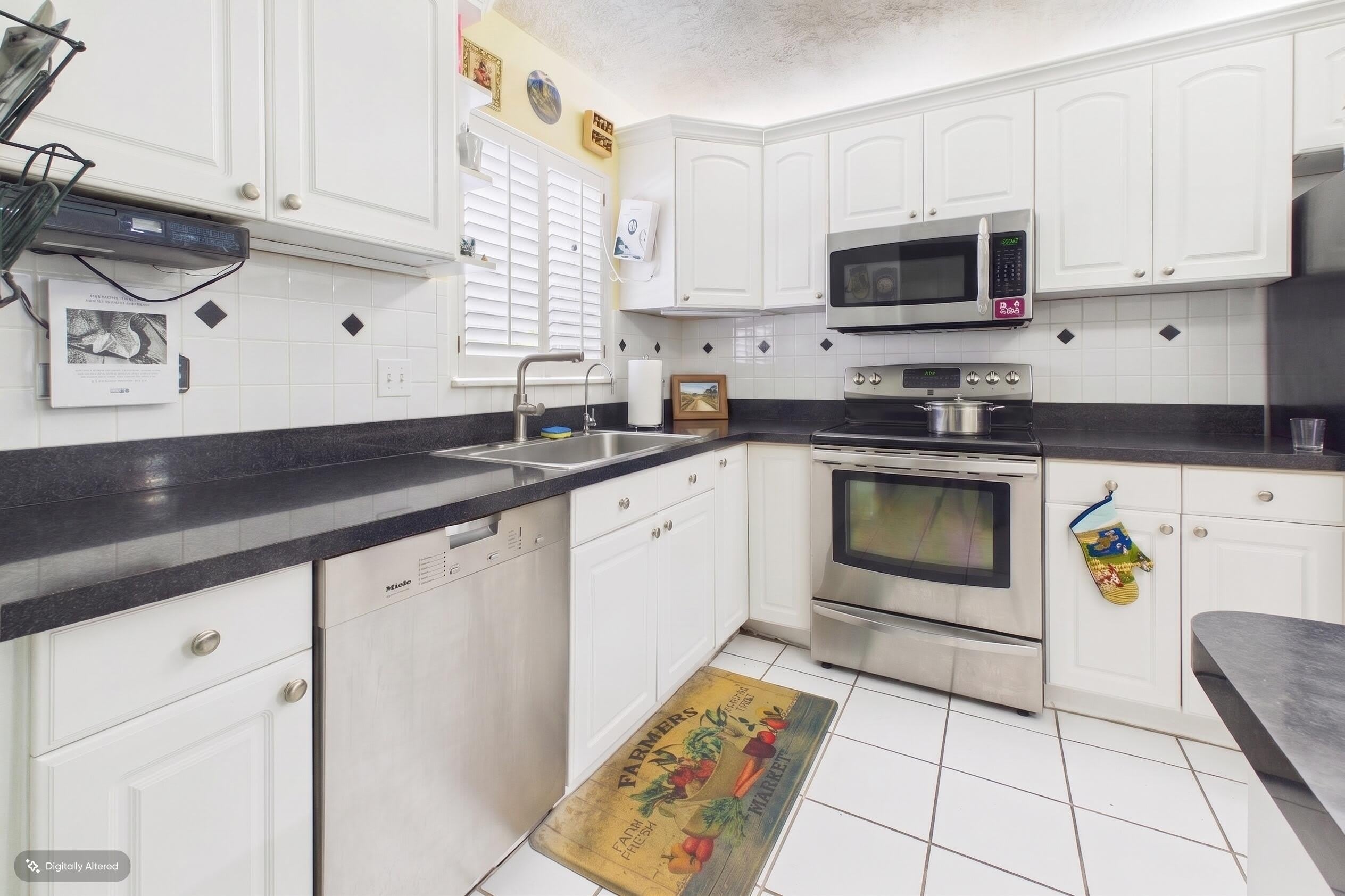 8511 OLD COUNTRY Manor – photo 3