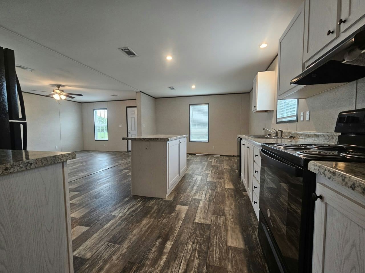 464 Suwanee Drive – photo 4