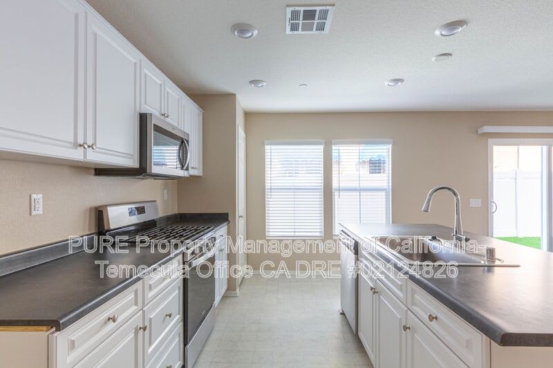 41966 Pedraza St – photo 3
