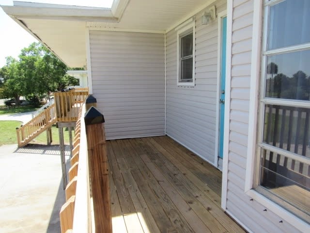 1 bedroom 1 bathroom upgraded duplex – photo 4