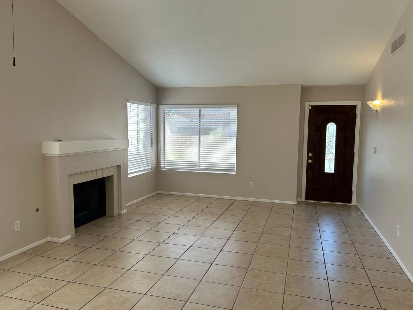 Single Story 3 Bedroom Home In Eldorado – photo 2
