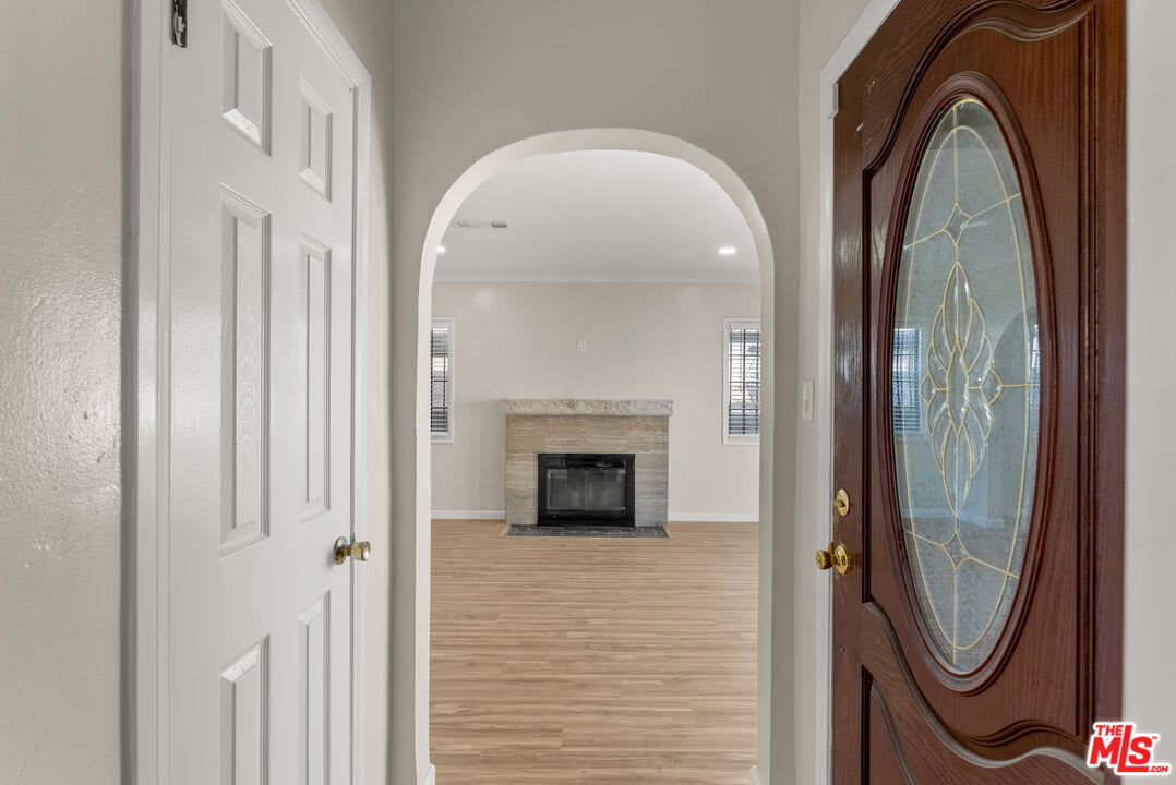 8905 South Wilton Place – photo 3