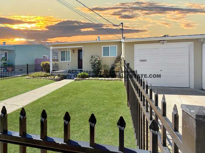26217 Hickory Ave – photo 2