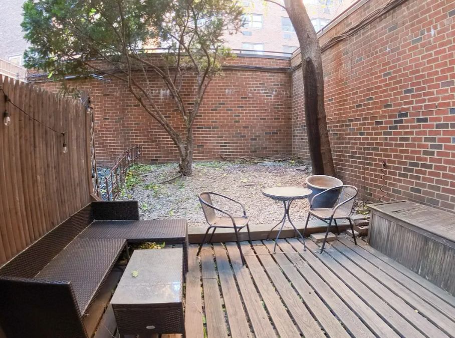 195 E 76Th St – photo 1