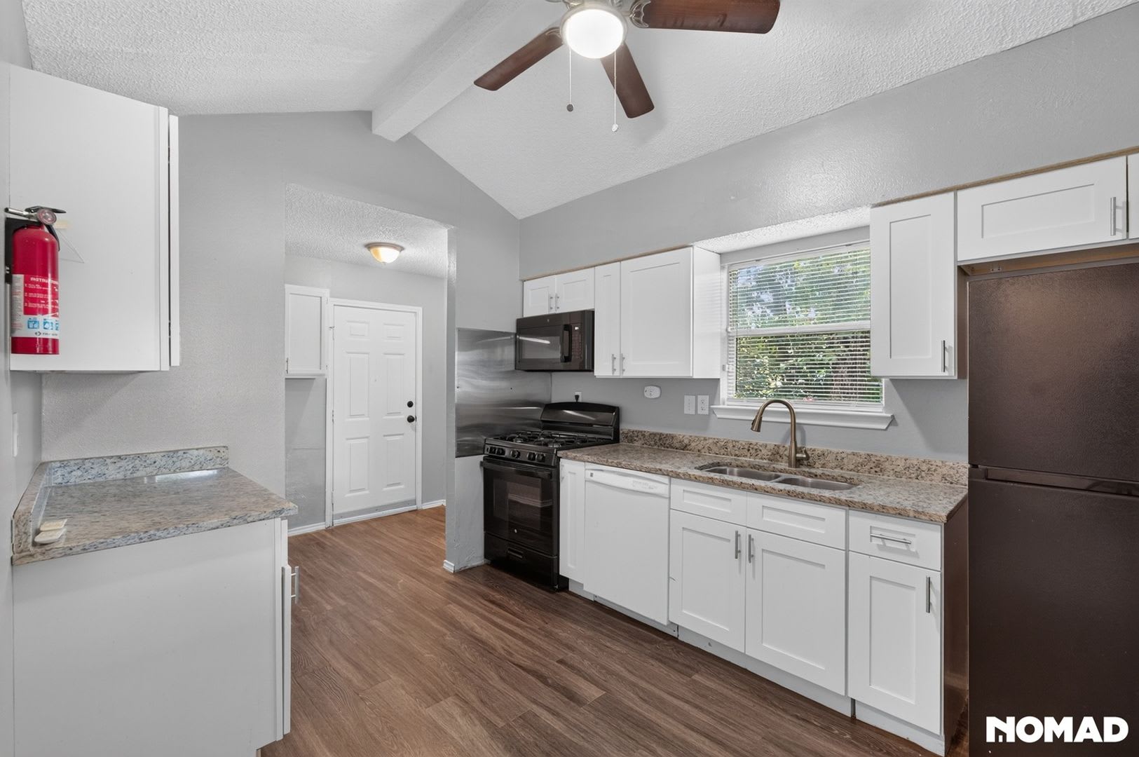 Charming 2BR House in San Antonio – photo 3