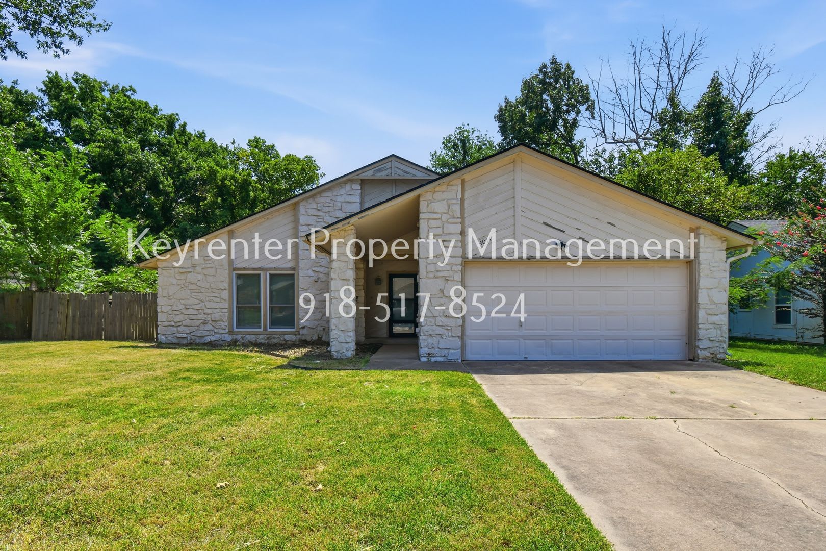 Charming 3 Bed, 2 Bath Home Backing to a Peaceful Greenbelt in Broken Arrow! – photo 1