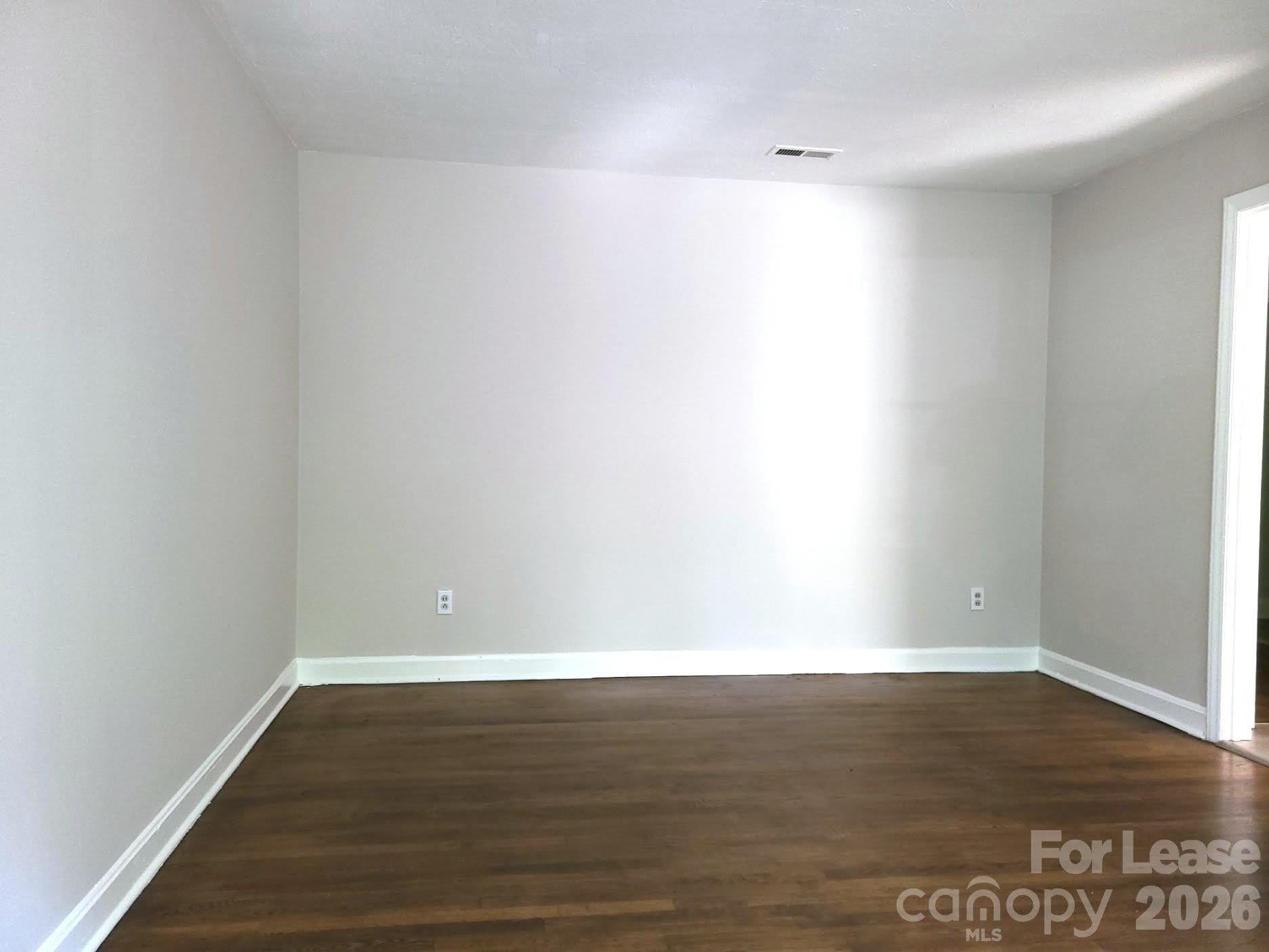 956 S Hoskins Road – photo 5